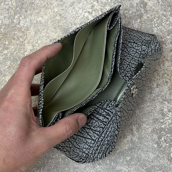 サメ革ギャルソン長財布