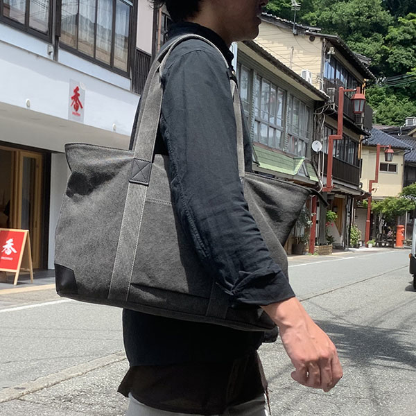 【豊岡鞄】火山灰　墨色　横型トート